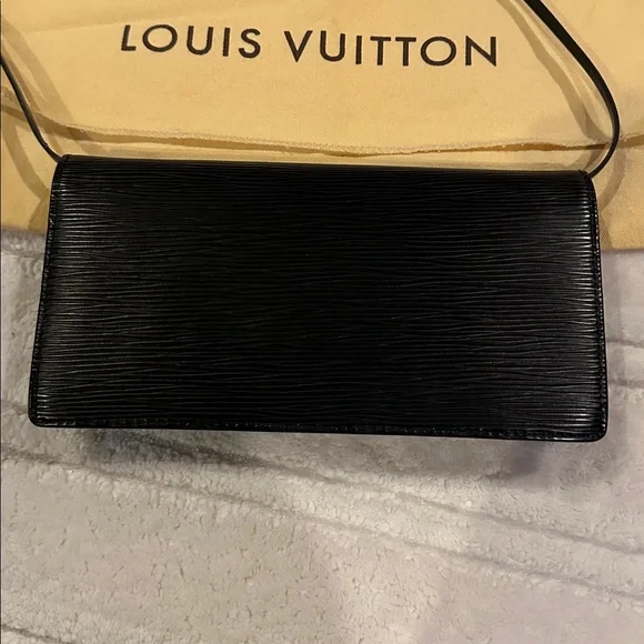 EUC Louis Vuitton monogram Honfleur Epi Leather Bag - black - Picture 5 of 16